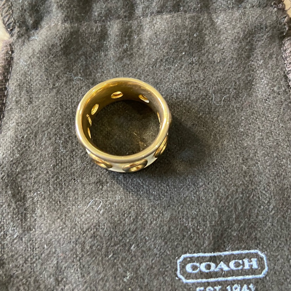 Coach ring - Picture 2 of 3